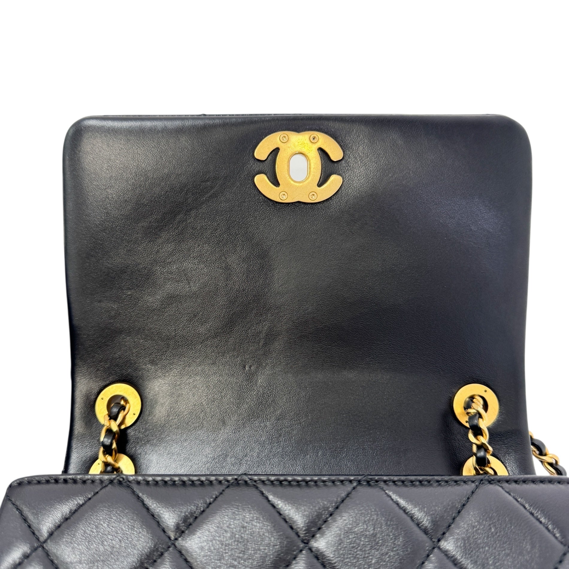 シャネル チェーンショルダーバッグ ミニフラップ マトラッセ ココマーク レザー AS4780 SAランク