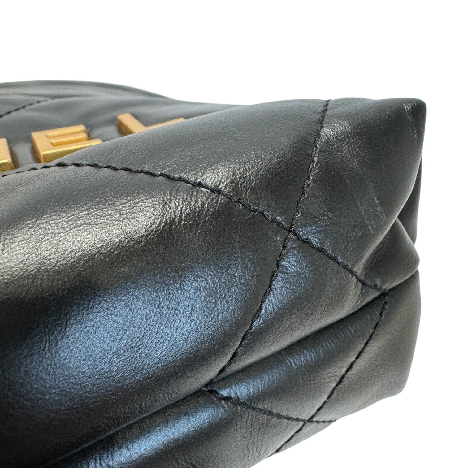 シャネル シャネル22 ミニ チェーンショルダーバッグ ブラック ゴールド金具 AS3980