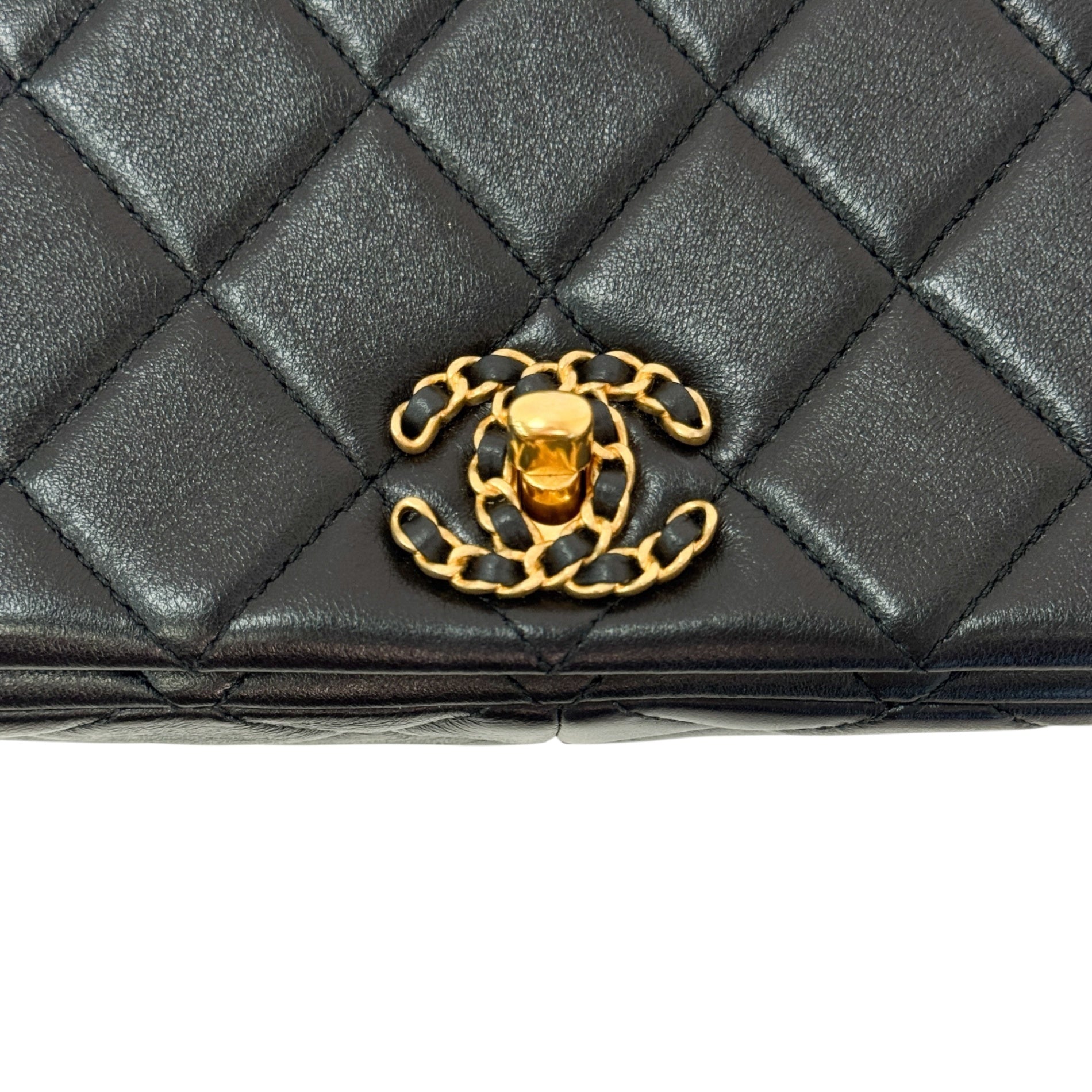 シャネル チェーンショルダーバッグ ミニフラップ マトラッセ ココマーク レザー AS4780 SAランク