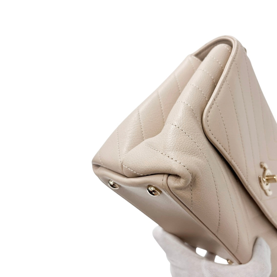 シャネル　Vステッチ　トップハンドルフラップバッグ　ベージュ　A57147　Bランク